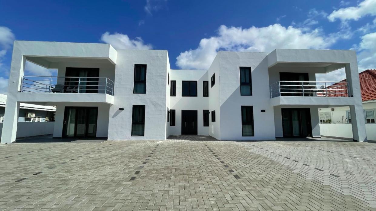 Апартаменты Whitehouse Boulevard, Close To Mambo Beach And City Centre Виллемстад Экстерьер фото