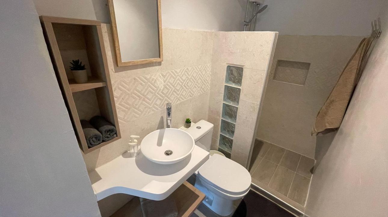Апартаменты Whitehouse Boulevard, Close To Mambo Beach And City Centre Виллемстад Экстерьер фото
