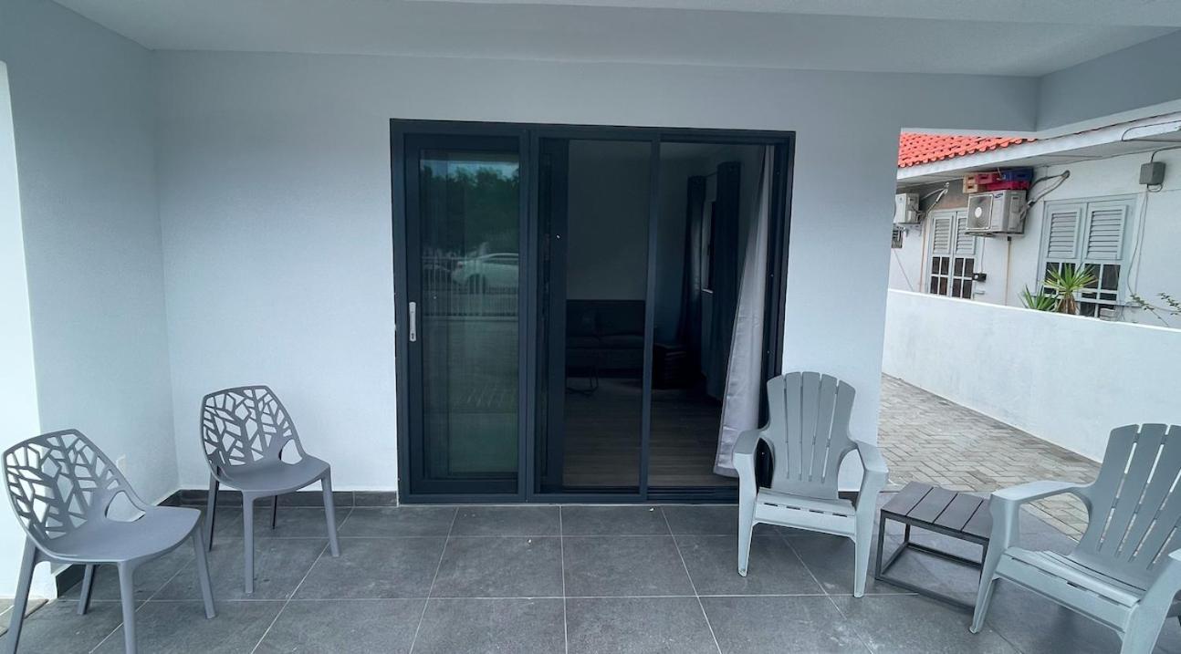 Апартаменты Whitehouse Boulevard, Close To Mambo Beach And City Centre Виллемстад Экстерьер фото