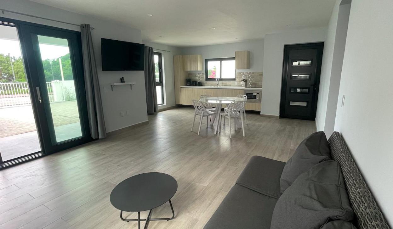 Апартаменты Whitehouse Boulevard, Close To Mambo Beach And City Centre Виллемстад Экстерьер фото