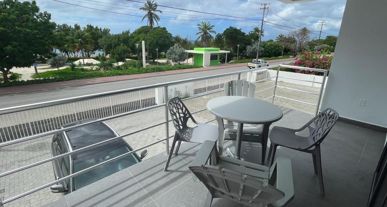 Апартаменты Whitehouse Boulevard, Close To Mambo Beach And City Centre Виллемстад Экстерьер фото